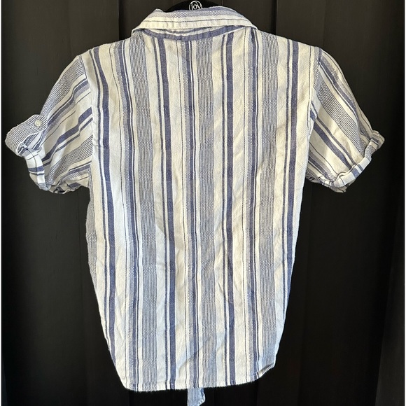 Medium tie button up - Picture 2 of 3